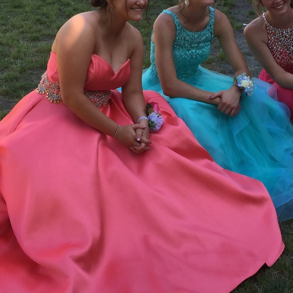 CORAL PROM DRESS - Picture 1 of 4